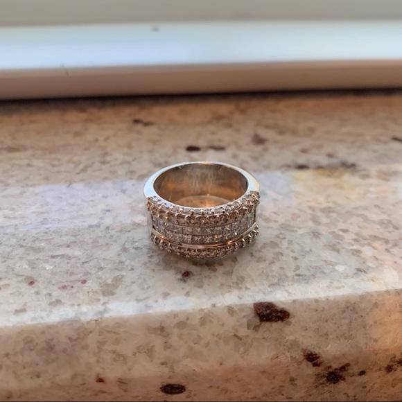 SOLD Diamond band - Picture 6 of 7